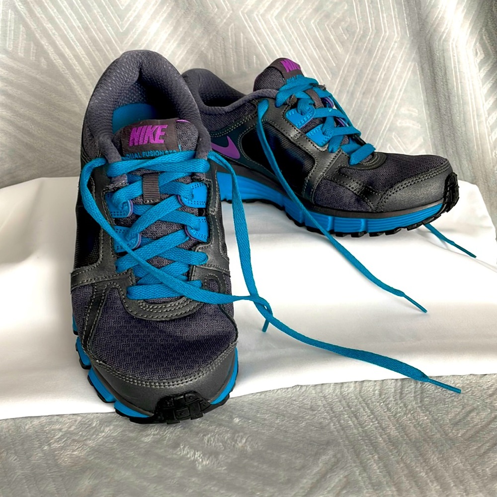 Nike Women’s Dual Fusion ST2 Running Shoes Size 8 Grey Purple Aqua GUC